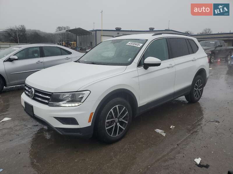 Позашляховик / Кросовер Volkswagen Tiguan 2021 в 