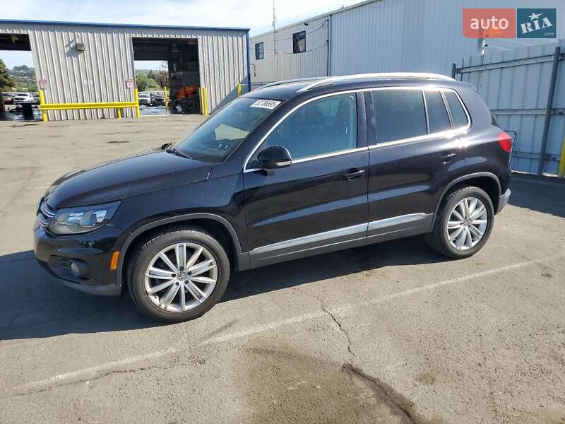 Позашляховик / Кросовер Volkswagen Tiguan 2016 в 