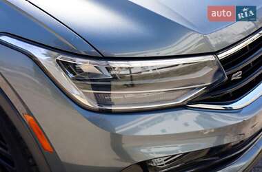Позашляховик / Кросовер Volkswagen Tiguan 2021 в 