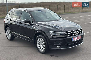 Внедорожник / Кроссовер Volkswagen Tiguan 2018 в 