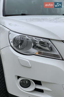 Внедорожник / Кроссовер Volkswagen Tiguan 2011 в 