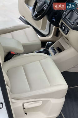Внедорожник / Кроссовер Volkswagen Tiguan 2011 в 