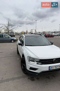 Внедорожник / Кроссовер Volkswagen Tiguan 2018 в 