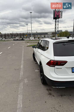 Внедорожник / Кроссовер Volkswagen Tiguan 2018 в 