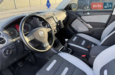 Внедорожник / Кроссовер Volkswagen Tiguan 2009 в 