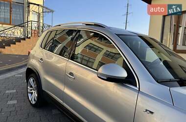 Позашляховик / Кросовер Volkswagen Tiguan 2012 в 