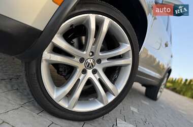 Позашляховик / Кросовер Volkswagen Tiguan 2012 в 