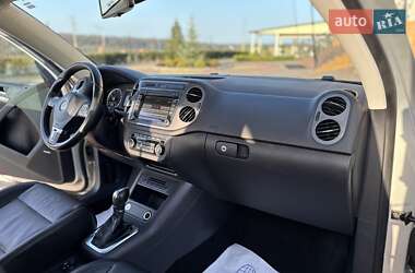 Позашляховик / Кросовер Volkswagen Tiguan 2012 в 