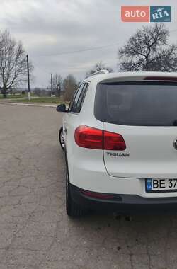 Внедорожник / Кроссовер Volkswagen Tiguan 2015 в 