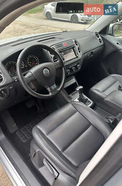 Внедорожник / Кроссовер Volkswagen Tiguan 2010 в 