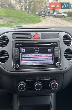 Внедорожник / Кроссовер Volkswagen Tiguan 2010 в 