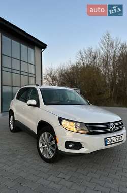 Внедорожник / Кроссовер Volkswagen Tiguan 2012 в 