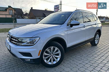 Внедорожник / Кроссовер Volkswagen Tiguan 2017 в 