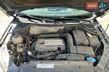 Внедорожник / Кроссовер Volkswagen Tiguan 2011 в 