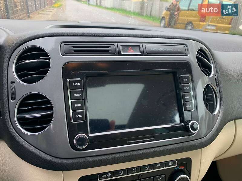 Внедорожник / Кроссовер Volkswagen Tiguan 2012 в Тячеве