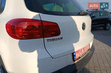 Позашляховик / Кросовер Volkswagen Tiguan 2015 в 