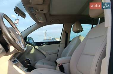 Позашляховик / Кросовер Volkswagen Tiguan 2015 в 