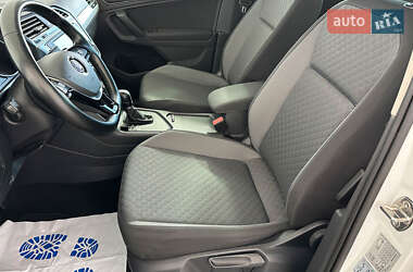 Внедорожник / Кроссовер Volkswagen Tiguan 2017 в 