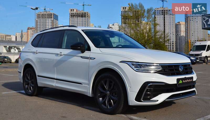 Внедорожник / Кроссовер Volkswagen Tiguan 2021 в Киеве