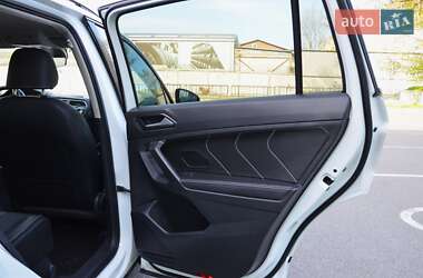 Позашляховик / Кросовер Volkswagen Tiguan 2021 в 