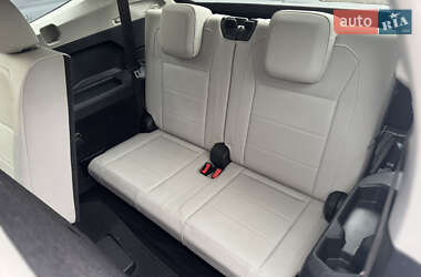 Внедорожник / Кроссовер Volkswagen Tiguan 2020 в 