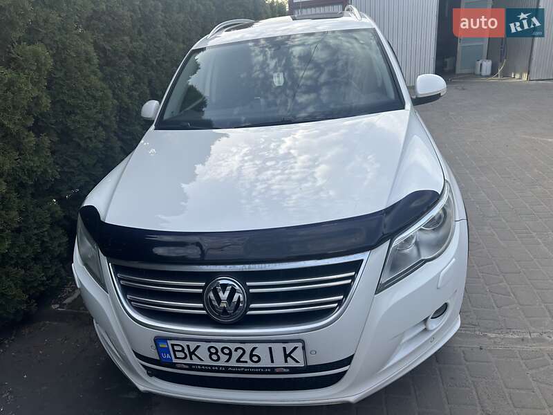Позашляховик / Кросовер Volkswagen Tiguan 2009 в Радивиліві