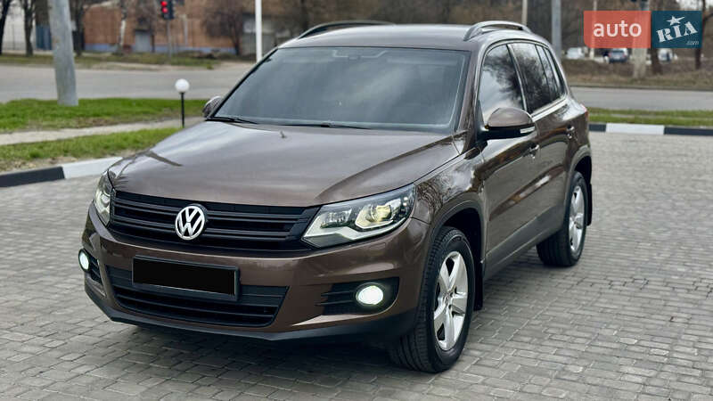 Внедорожник / Кроссовер Volkswagen Tiguan 2011 в 