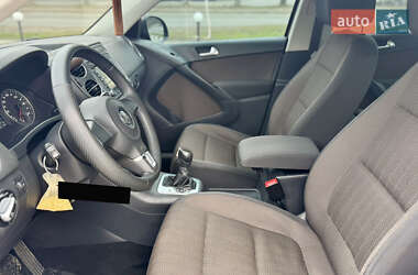 Внедорожник / Кроссовер Volkswagen Tiguan 2011 в 