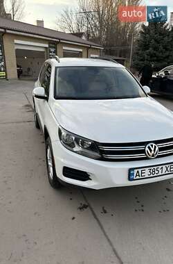Внедорожник / Кроссовер Volkswagen Tiguan 2017 в 
