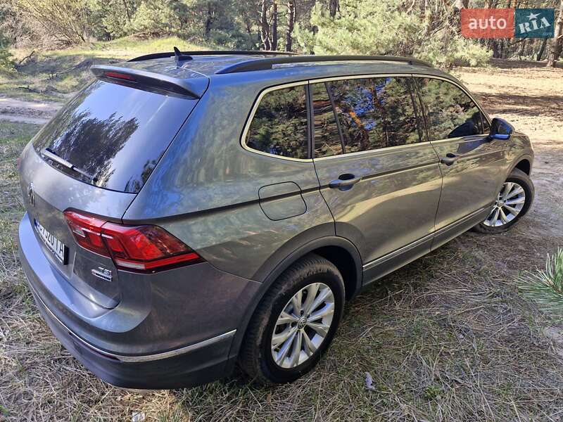 Внедорожник / Кроссовер Volkswagen Tiguan 2017 в Кременчуге