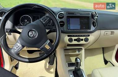 Позашляховик / Кросовер Volkswagen Tiguan 2013 в 