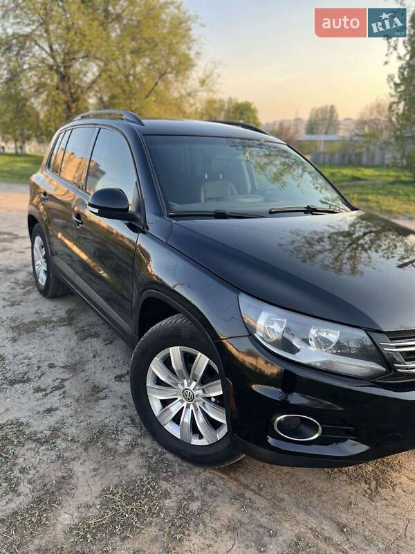 Позашляховик / Кросовер Volkswagen Tiguan 2015 в Харкові