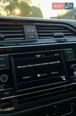 Позашляховик / Кросовер Volkswagen Tiguan 2020 в 