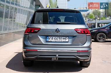 Внедорожник / Кроссовер Volkswagen Tiguan 2021 в 