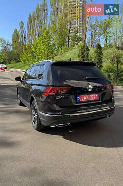 Позашляховик / Кросовер Volkswagen Tiguan 2019 в 