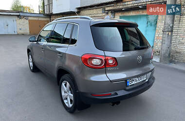 Внедорожник / Кроссовер Volkswagen Tiguan 2010 в 