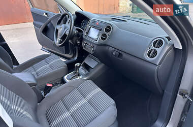 Внедорожник / Кроссовер Volkswagen Tiguan 2010 в 