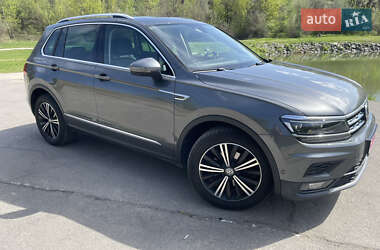 Внедорожник / Кроссовер Volkswagen Tiguan 2018 в 