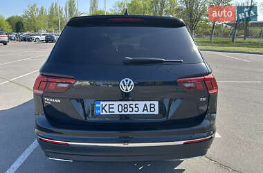 Внедорожник / Кроссовер Volkswagen Tiguan 2018 в 