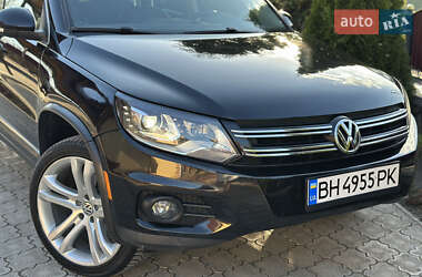 Позашляховик / Кросовер Volkswagen Tiguan 2012 в 
