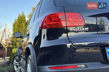 Позашляховик / Кросовер Volkswagen Tiguan 2012 в 