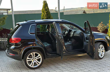 Позашляховик / Кросовер Volkswagen Tiguan 2012 в 