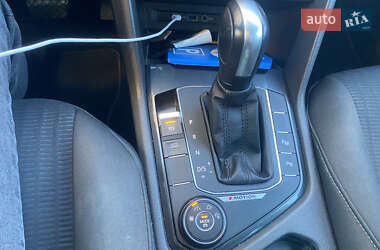 Внедорожник / Кроссовер Volkswagen Tiguan 2019 в 