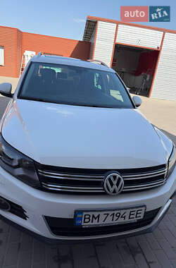 Внедорожник / Кроссовер Volkswagen Tiguan 2012 в 