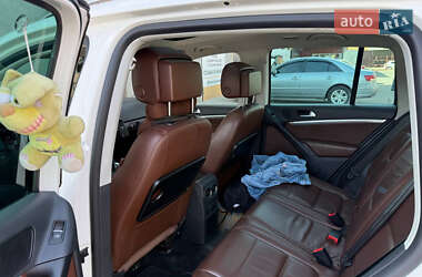 Внедорожник / Кроссовер Volkswagen Tiguan 2012 в 