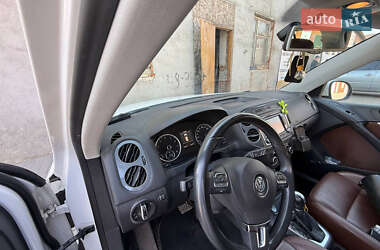 Внедорожник / Кроссовер Volkswagen Tiguan 2012 в 