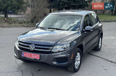 Позашляховик / Кросовер Volkswagen Tiguan 2014 в 