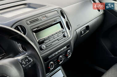 Позашляховик / Кросовер Volkswagen Tiguan 2014 в 