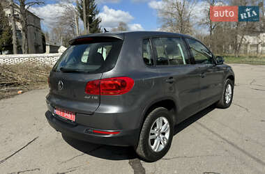 Позашляховик / Кросовер Volkswagen Tiguan 2014 в 