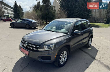 Позашляховик / Кросовер Volkswagen Tiguan 2014 в 